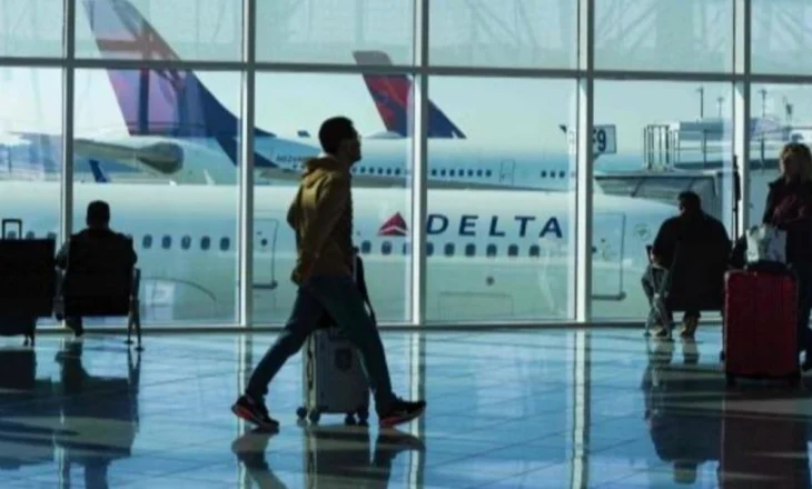 Mbyllja e qeverisë/ Vijon kaosi, mbi 1,000 fluturime të anuluara dhe rreth 4,000 të vonuara