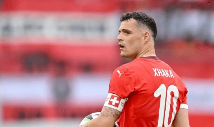 “Më dhemb sjellja, veçanërisht këtu në shtëpi”/ U fërshëllye nga tifozët, reagon Xhaka: Jam i befasuar