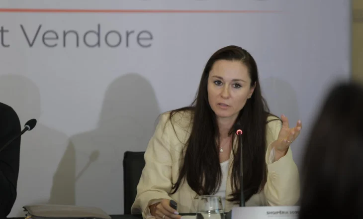 Me “dorë të hekurt”, shefja e Kadastrës shkarkon drejtorët në Vlorë dhe Sarandë