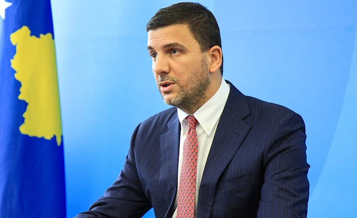 Memli Krasniqi sqaron dorëheqjen: PDK-së i duhet një moment i ri që të mobilizojë bazën 