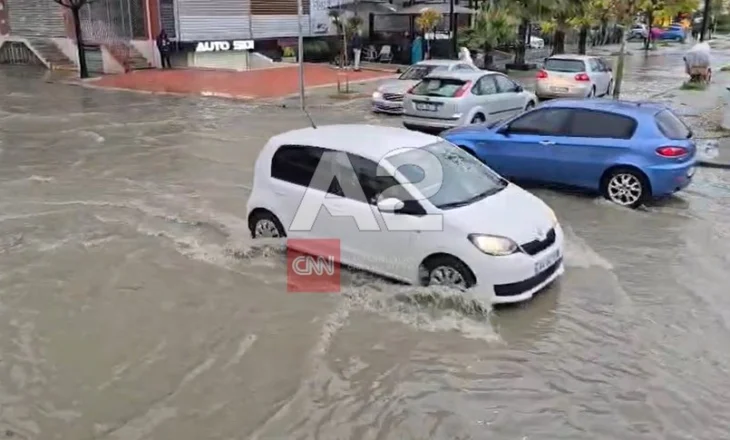 Mëngjesi e gjen Durrësin të mbushur me ujë, probleme në kryqëzimet kryesore