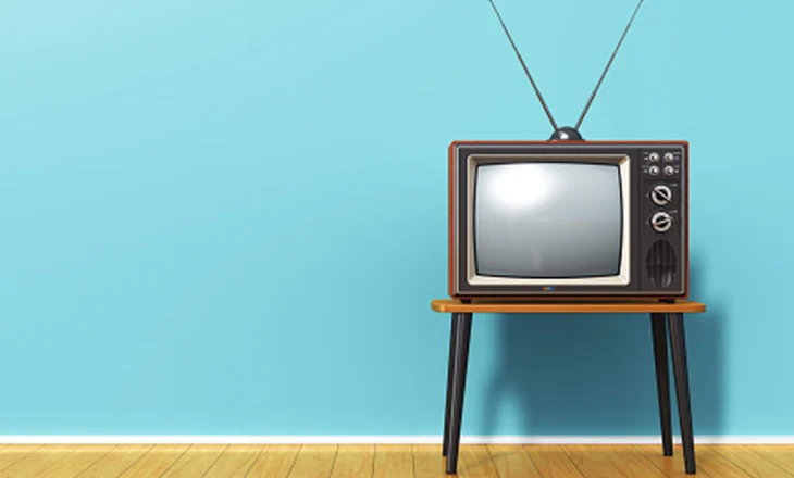 Mësuesi akuzon TV-të: Me programet plehra po kultivoni injorancën! Turp!