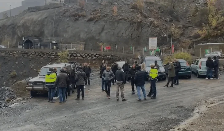 Minatorët e Spaçit 27 ditë në protestë, mungon dialogu, kompania largon nga puna 40 punonjës