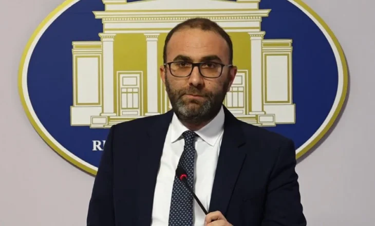 “Minimumi jetik të përcaktohet me ligj”, Bardhi: A mund të jetojë Balla me 40 mijë lekë në muaj?!