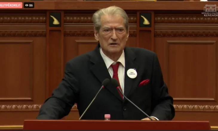 Ministrat braktisin sallën gjatë raportimit të kreut të KLSH, Berisha: Turp! Bravo Damian që qëndrove