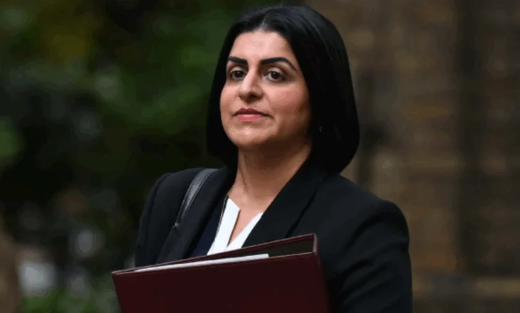 Ministrja e Brendshme britanike me dorë të hekurt: Gati dëbimi i 700 familjeve shqiptare nga Anglia!