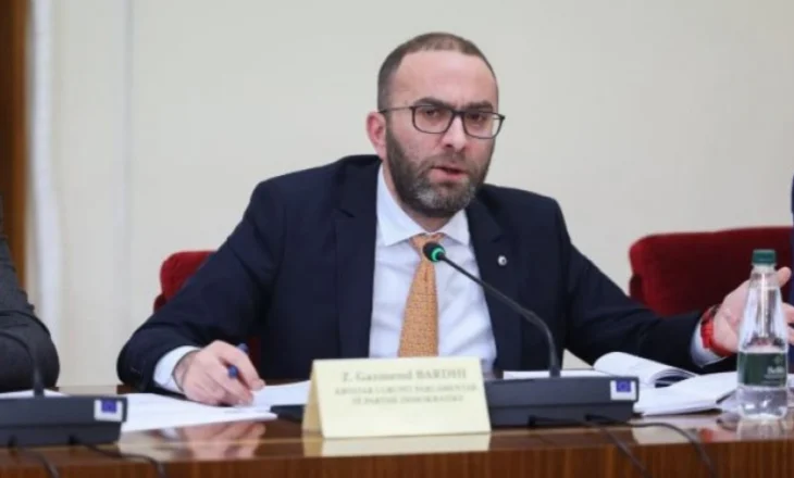 Mocioni për minimumin jetik, Bardhi: Keni sjellë buxhet për vjedhje, me një firmë Balluku mori 50 mln euro