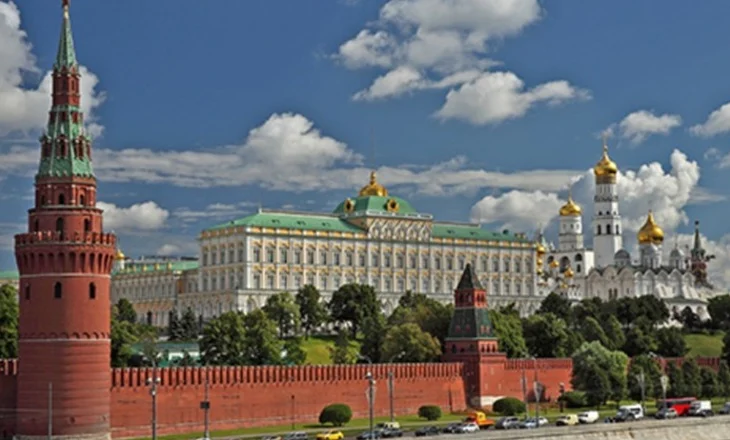 Moska zyrtare: Mbrojtja jonë ajrore rrëzoi 10 dronë që po vinin drejt kryeqytetit