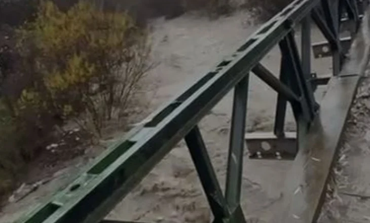 Moti i keq në qarkun Korçë, dëme në ura dhe argjinatura. Strukturat në terren vijojnë punën