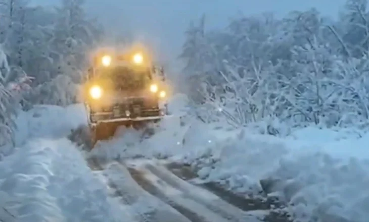 Moti i keq, Policia Rrugore apel drejtuesve: Respektoni sinjalistikën dhe pajisuni me goma dimërore