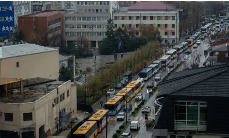 “Mund të shfrytëzojë vetëm 1/12 e buxhetit”- Tri palë zgjedhjeve brenda vitit në Kosovë, analiza e DW: Rrezikon…