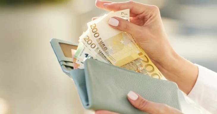 Mundësi dhe fillime të reja! Njihuni me katër shenjat e horoskopit që pritet të kenë rritje të mëdha financiare