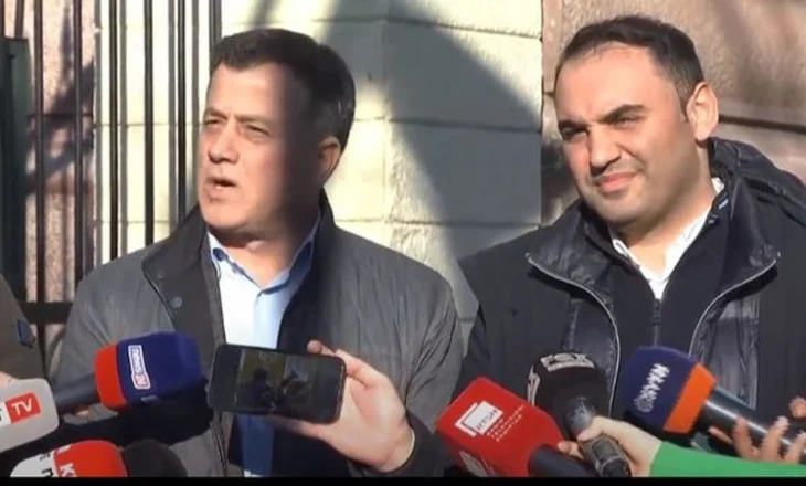 “Na duhen para për molotovë”, gazetari sqaron se kush prej deputetëve të PD-së komunikon me Berberin