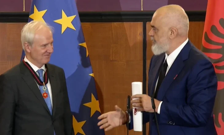 “Na ka dalë nami se jemi të dhunshëm, ne duam pa kushte”/ Rama nderon rektorin e Universitetit BOKU të Vjenës: Do ikësh nga kjo botë si austriak dhe si shqiptar