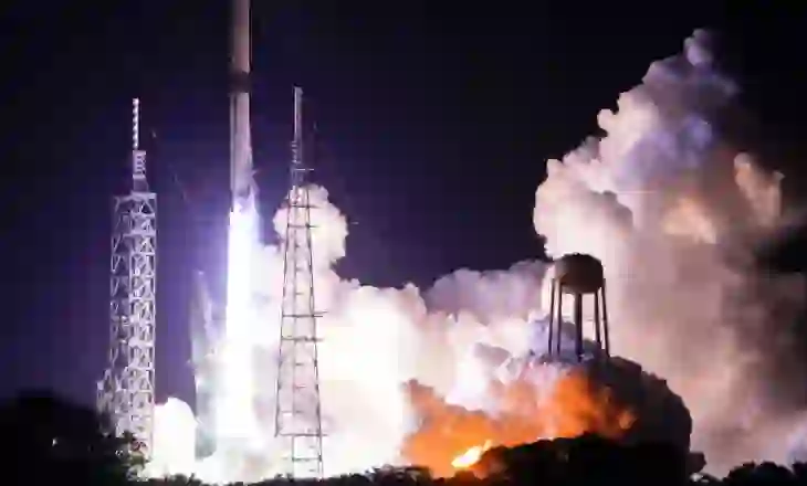 NASA shtyn lëshimin e raketës New Glenn për shkak të stuhisë diellore