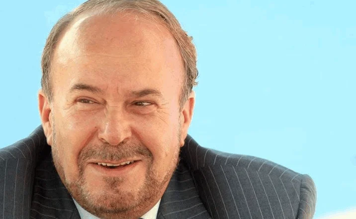 Ndarja nga jeta e Fatos Nanos, Internacionalja Socialiste: E udhëhoqi vendin nëpër kohë sfiduese