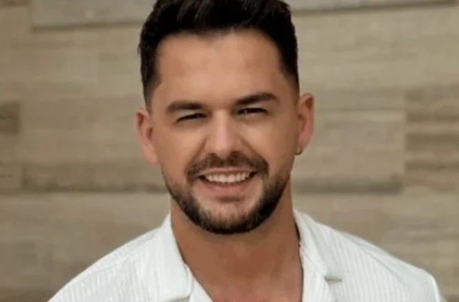 Ndërron jetë papritur këngëtari Shpat Kasapi, pësoi arrest kardiak gjatë qendrimit në Itali