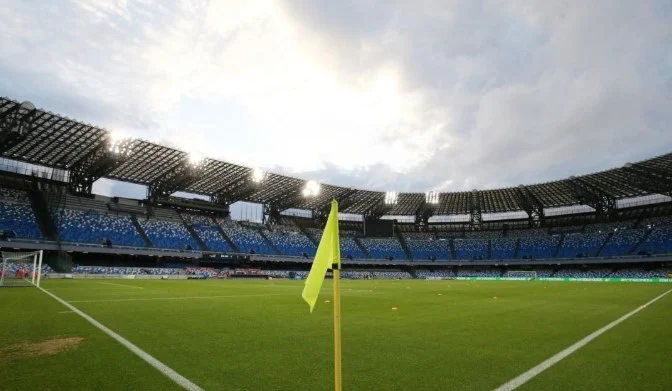 Ndjehen lëkundje tërmeti në zonën e stadiumit, panik para supersfidës mes pretendentëve në Serinë A