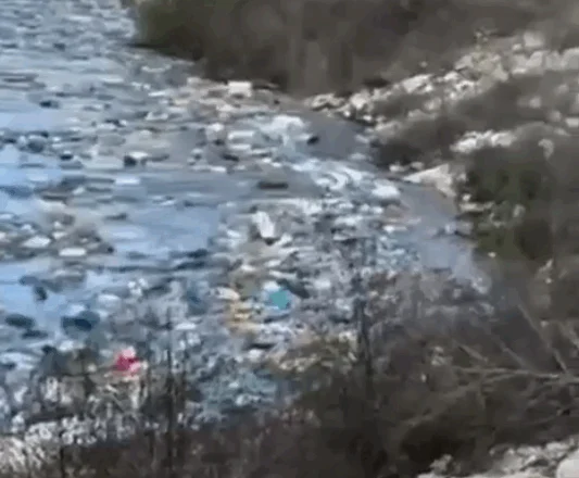 Ndotja e lumenjve në Shqipëri, mediat italiane ngrenë alarmin: Po na dëmton të gjithëve