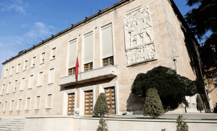 Ndryshime në qeveri, lirime dhe shkarkime nga detyra (EMRAT)