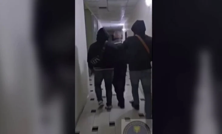 Në 10 muaj 92 policë në pranga, i fundit polici rrugor që mori 60 mijë lekë ryshfet për të mos bllokuar makinën