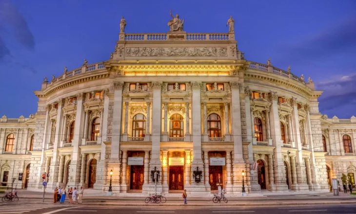 Në gjurmët e skenave më magjike: teatrot që duhen parë të paktën një herë në jetë