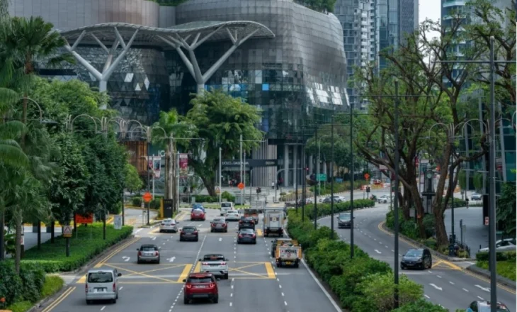 Nëse hidhni një cigare në rrugë në qytetin më të pastër në botë, do të paguani një gjobë prej 200 eurosh