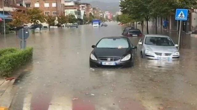 Nesër shtrëngata shiu dhe rrezik për përmbytje, ja zonat që pritet të preken