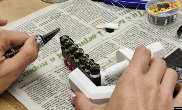 Nga Leeds në Lviv: Si bateritë e vape-ve po furnizojnë luftën në Ukrainë