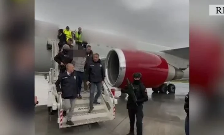 Nga SHBA në Rinas, ekstradohet drejt Italisë 44-vjeçari i dënuar për vrasje (Emri)