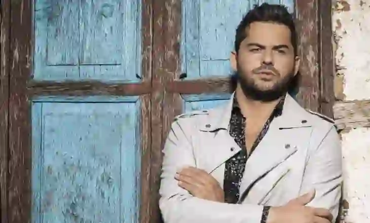 Nga “Valle Kosovare” te “Axhamiu”, cila ishte karriera e Shpat Kasapit