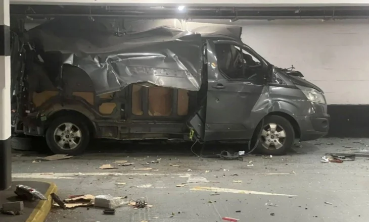 Një furgon shpërthen në një parking nëntokësor në qendër të Londrës, një i plagosur