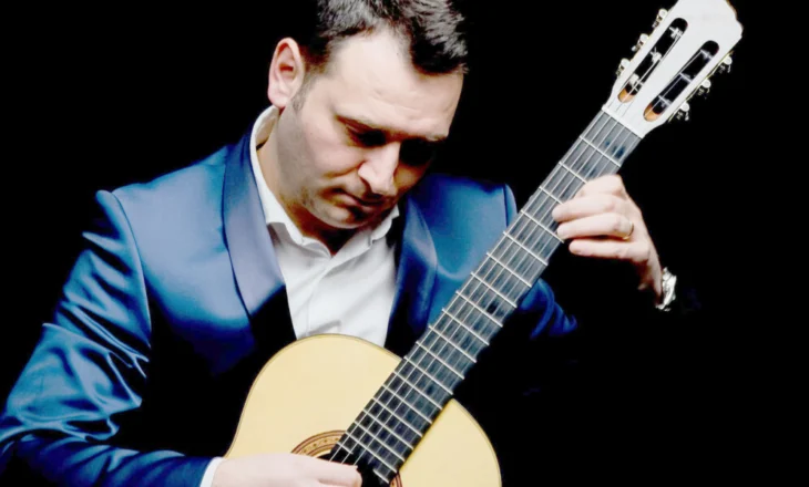 “Një mbrëmje në kopshtet e Spanjës”, Denis Bizhga: Do të jetë një dialog muzikor në kohë dhe vendndodhje