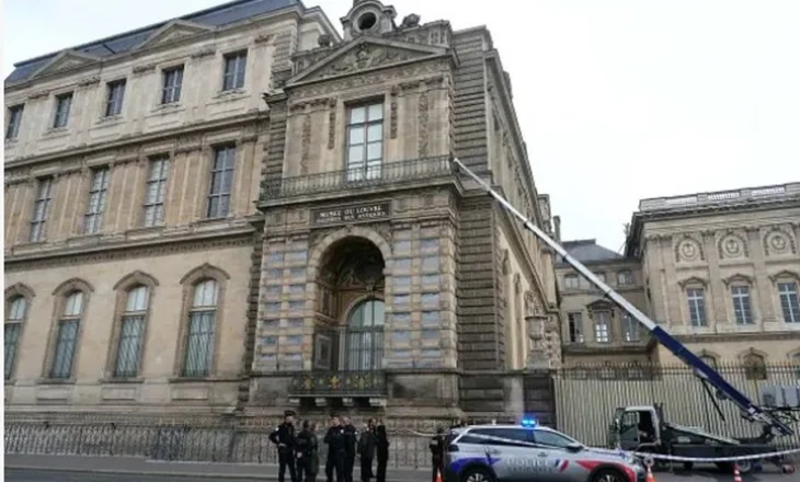 Një yll i rrjeteve sociale dhe ish-roje në muze, i dyshuari i grabitjes në Luvër! Ja çfarë thonë raportet