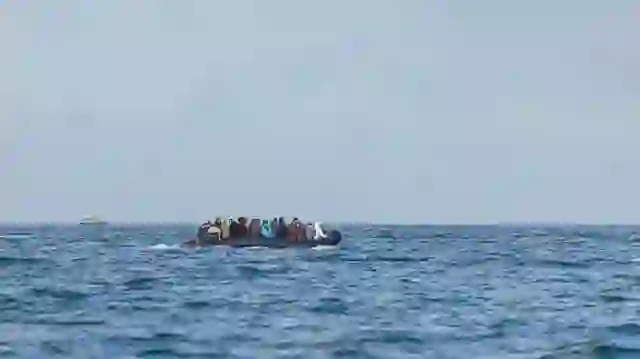 Njëmbëdhjetë emigrantë të vdekur pas përmbytjes së varkës në brigjet e Malajzisë