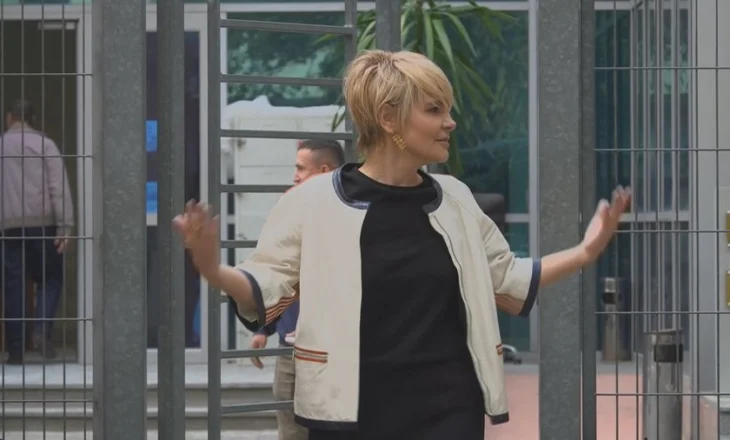 Nuk do ta njihni/ Monika Kryemadhi paraqitet në SPAK, ja ‘pamja’ e saj e re
