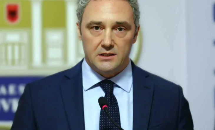 ‘Nuk njohin Fe dhe as Zot’/ Bardh Spahia: Dhunë banditeske ndaj Xhamisë ‘Ebu Beker’ në Shkodër