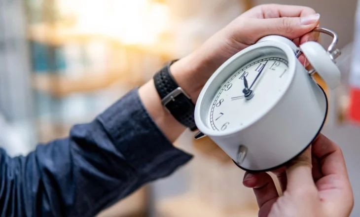 Orë ligjore e verës gjatë gjithë vitit/ Peticion në Itali, të hënën shkon në parlament