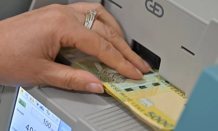 Pagesa cash në 60 mijë lekë, Shoqata Bankave: Propozimi ynë për individët, vlera në pr/ligjit më e lartë se rajoni