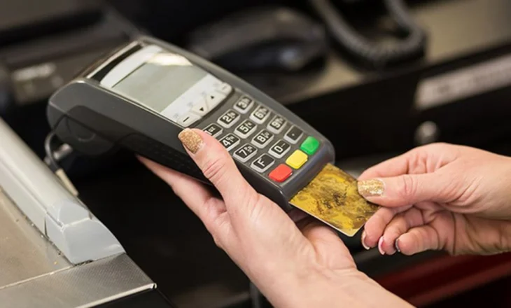 Pagesat me kartë, çdo biznes do të jetë i detyruar të ketë të paktën një…