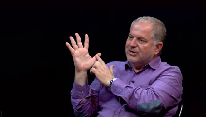 Palloshat, brekët dhe vibratorët e Dumanit…