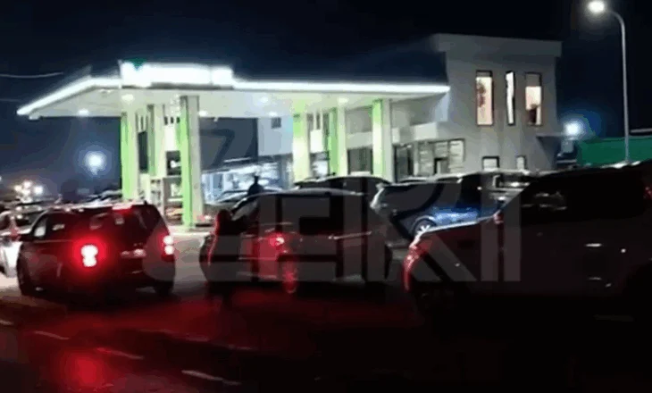 Pamje të rënda, momenti kur motra e Mondi Mëhallës mbërrin pranë vendit të ngjarjes: O zemra, o shpirti im…