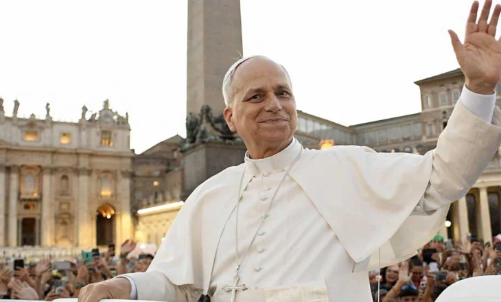 Papa Leone: Mos e lejoni Inteligjencën Artificiale t’ju bëjë detyrat e shtëpisë