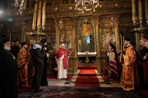 Papa Leoni XIV i lutet Zotit nga Stambolli për “bashkimin e plotë”  të të krishterëve