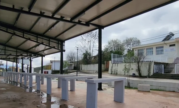 Parku u prish, tregu nuk funksionon, në Gjirokastër u shpenzuan 18 milionë lekë për tregun artizan që nuk po përdoret