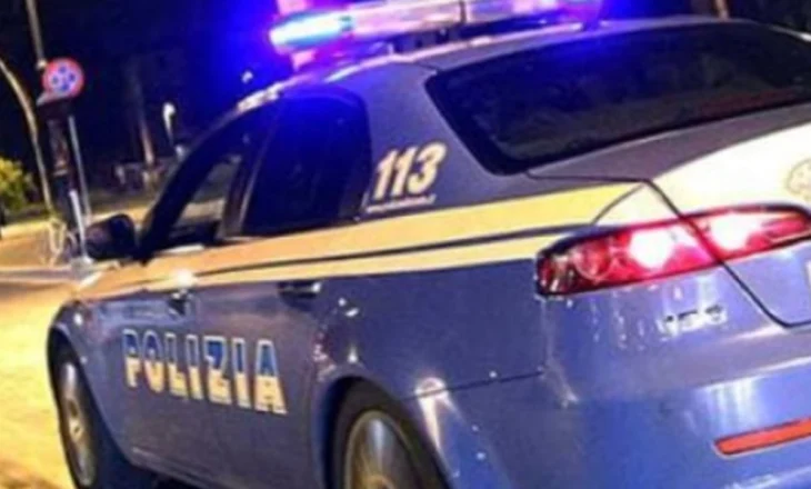 Parkuan makinën për momente intime/ 3 persona sulmojnë çiftin dhe përdhunojnë 18-vjeçaren në sy të të dashurit