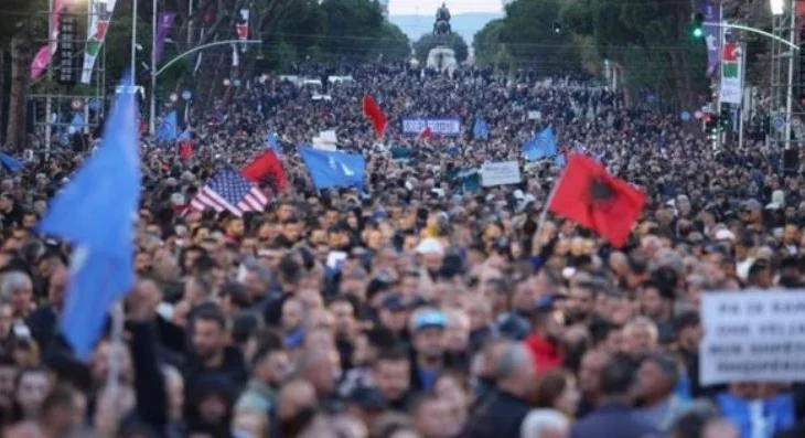 Partia Demokratike protestë para Kryeministrisë, ja çfarë pritet të ndodhë
