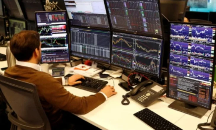 Paundi bie mes frikës së paqëndrueshmërisë politike para buxhetit të qeverisë