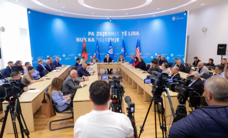 PD i rikthehet avazit të vjetër, nis sot bojkotin parlamentar, zbulohet mesazhi i Bardhit për deputetët, ja çfarë…