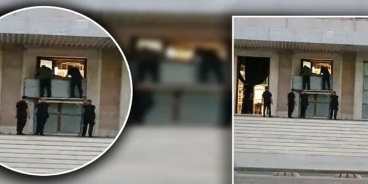 PD ka njoftuar protestë ditën e hënë, dyert e Kryeministrisë vishen me mburoja metalike